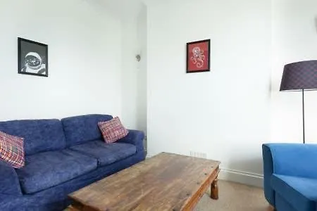 3 Bedroom Victorian In Montpelier Bristol